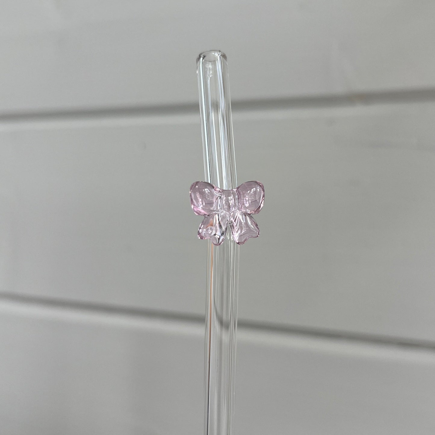 Glassugrör med rosett (1 st)