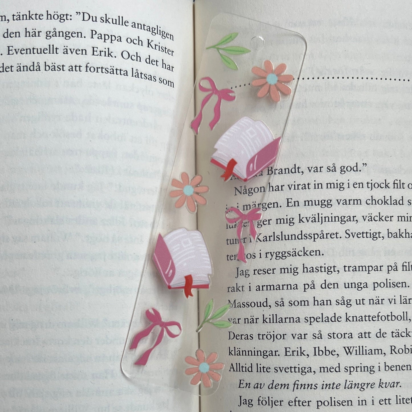 Bokmärke - Books & bows