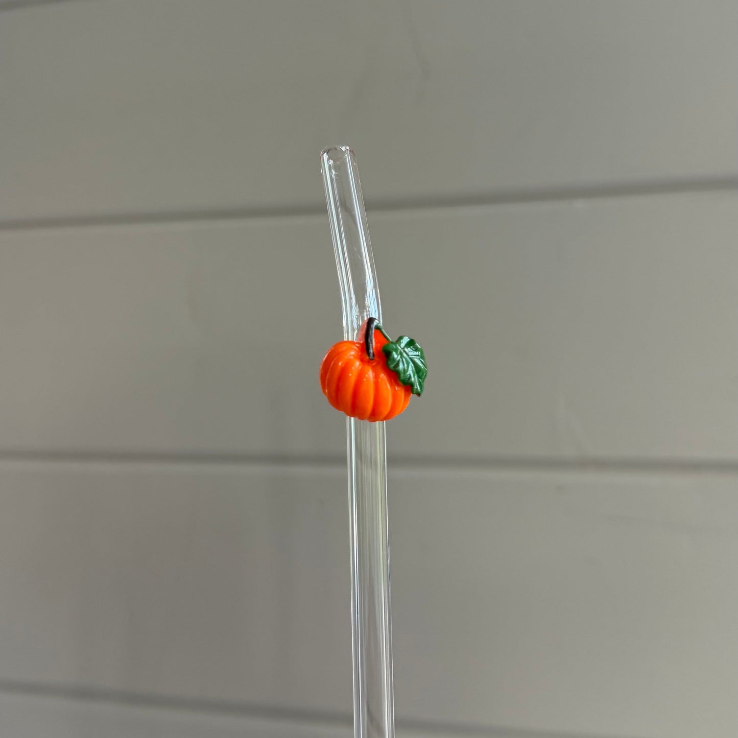 Glassugrör med pumpa