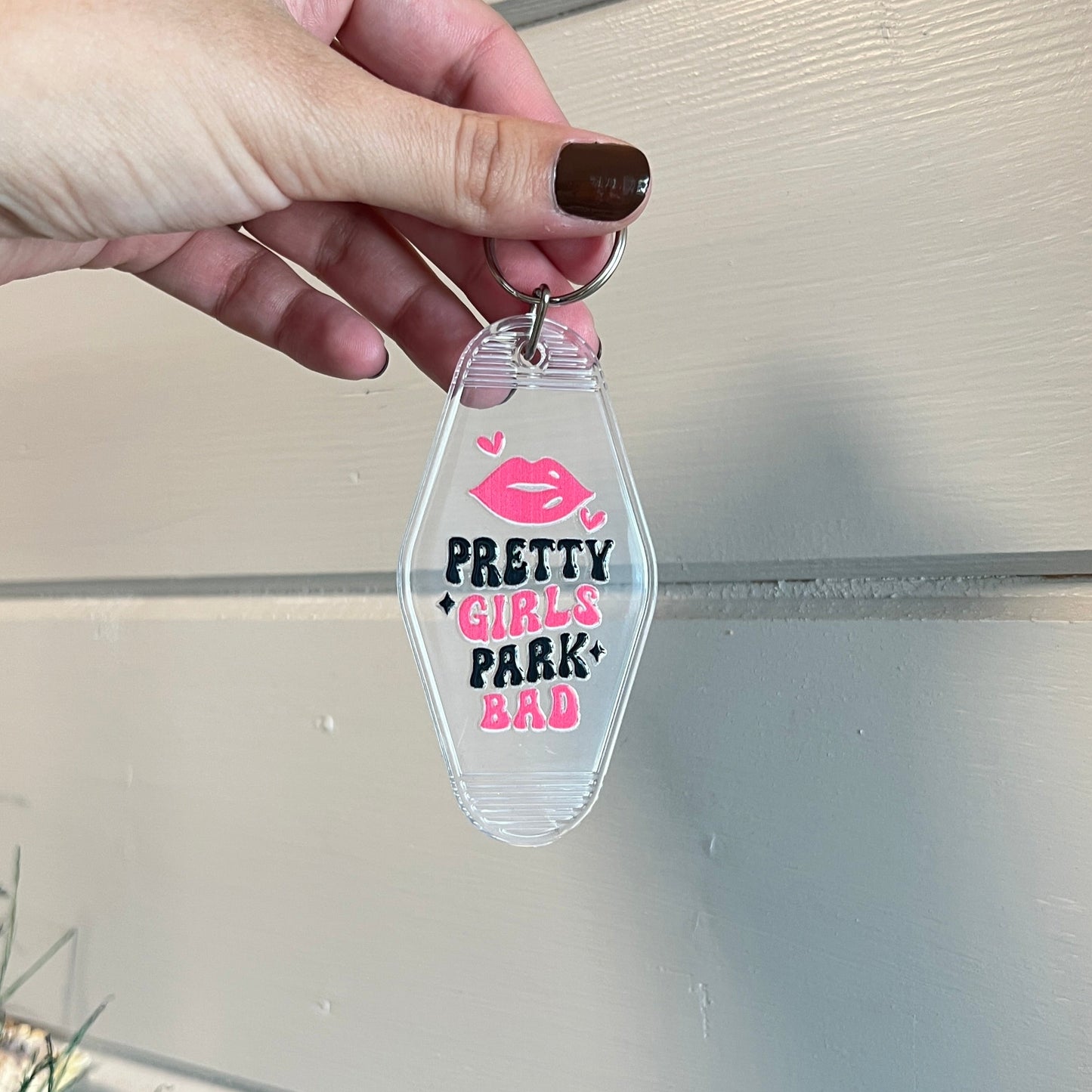 Nyckelring - Pretty girls can't park