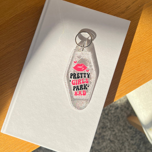 Nyckelring - Pretty girls can't park