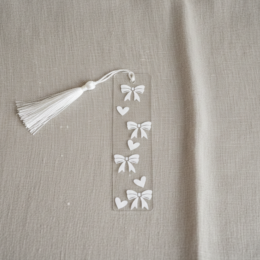 Bokmärke - Bows and hearts white