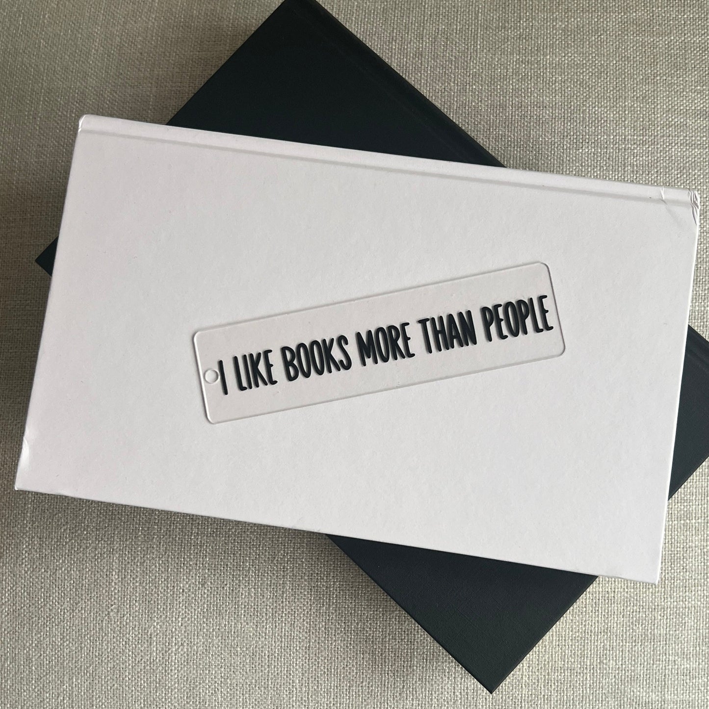 Bokmärke - I like books more than people