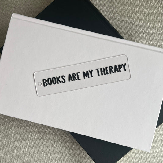 Bokmärke - Books are my therapy